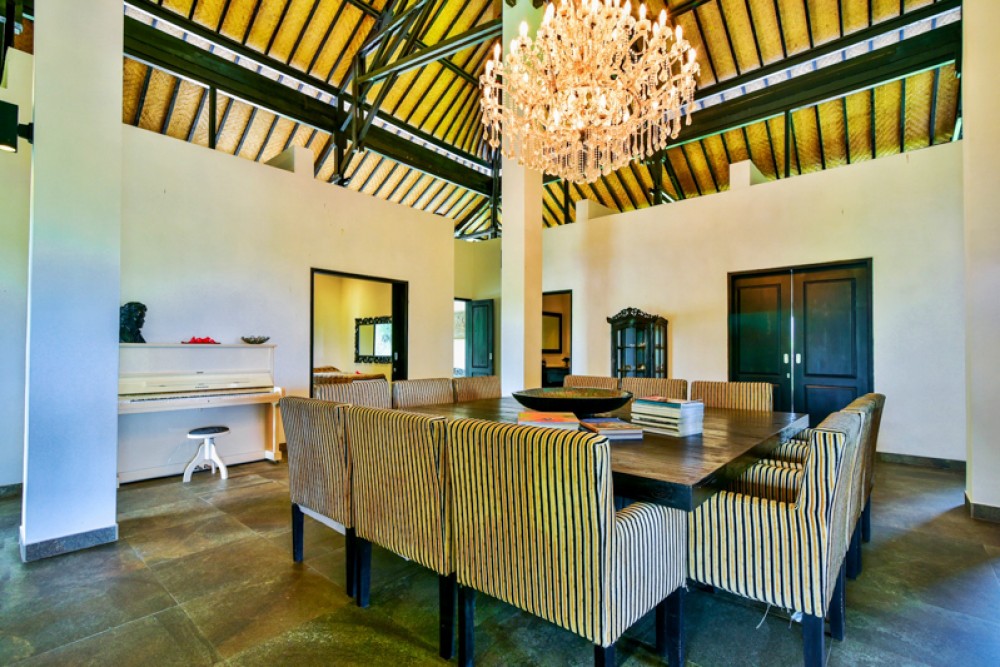 Spectaculaire spacieuse villa à vendre au nord de Bali