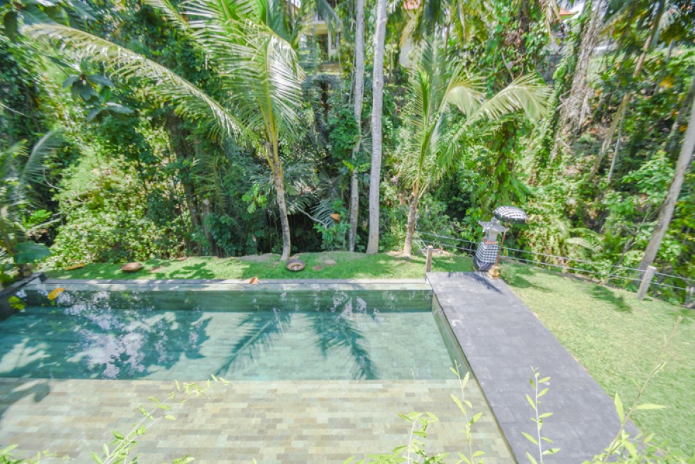 Beautiful Six Bedrooms Hotel Baru Dijual di Ubud