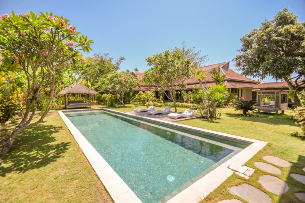 Luxurious Five Bedrooms Freehold Villa for Sale in Canggu