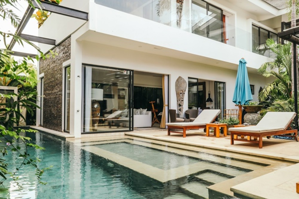 Superbe villa de trois chambres et un appartement à vendre à Canggu