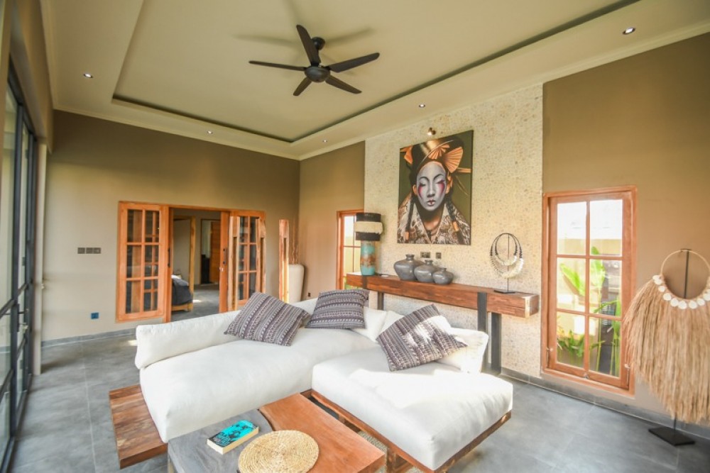 Villa Mewah Baru Tiga Kamar Tidur di Lokasi Utama Area Canggu