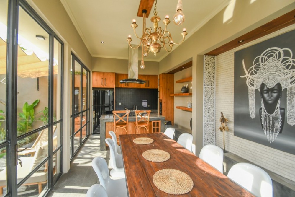 Villa Mewah Baru Tiga Kamar Tidur di Lokasi Utama Area Canggu