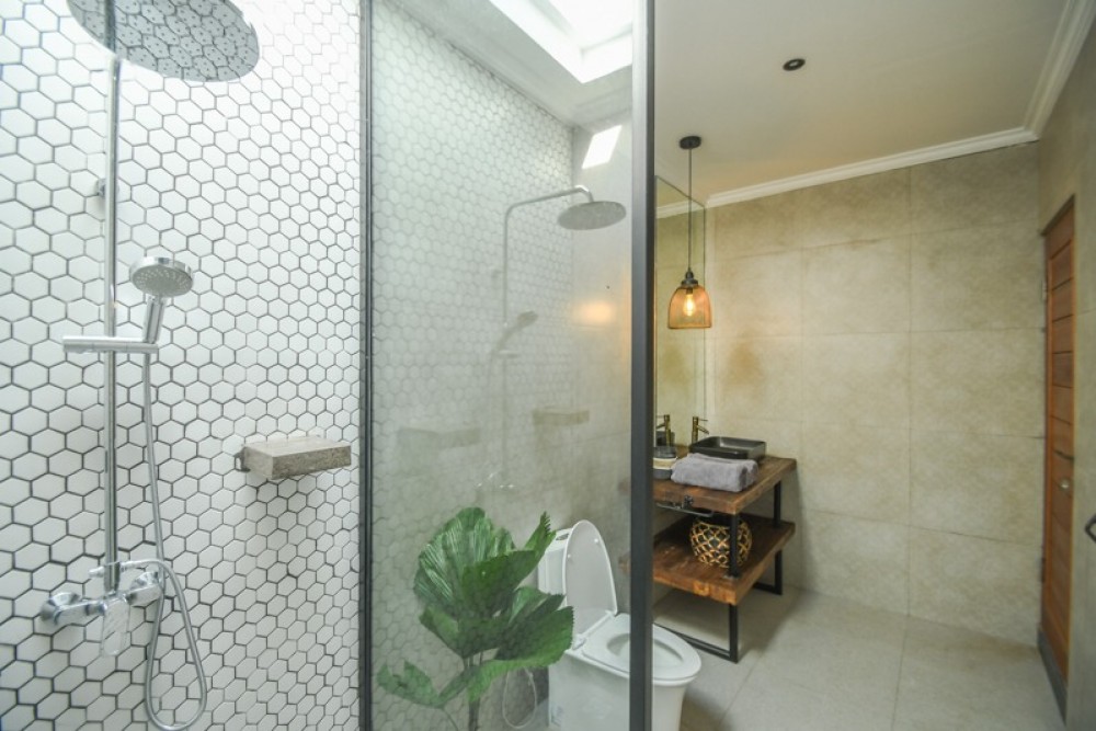 Villa Mewah Baru Tiga Kamar Tidur di Lokasi Utama Area Canggu