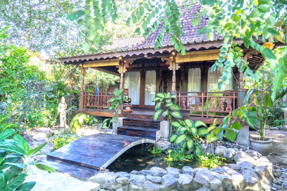 Traditional One Bedroom Joglo Villa for Sale in Kerobokan Kibarer