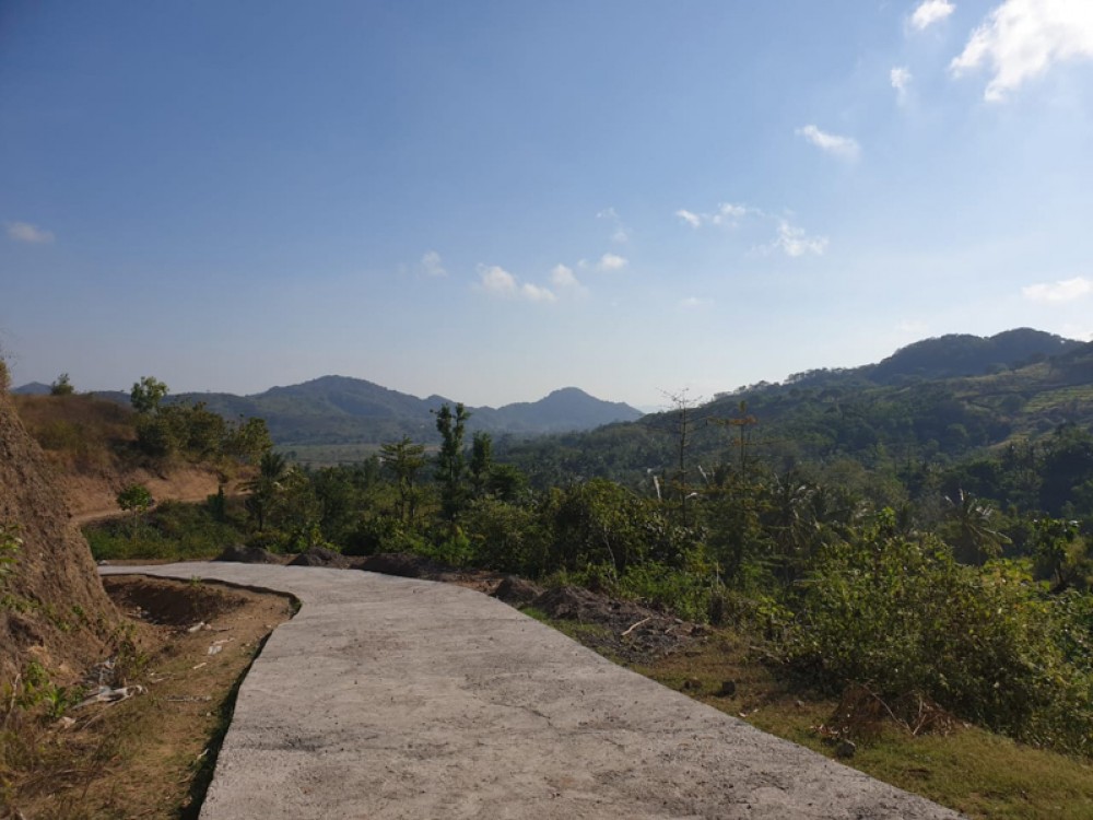 Spacious Land with Mountain View for Sale in Lombok