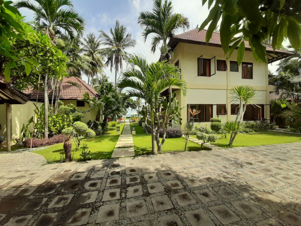 Villa Tepi Pantai yang Menakjubkan dengan Nilai Terbaik untuk Dijual di Lovina