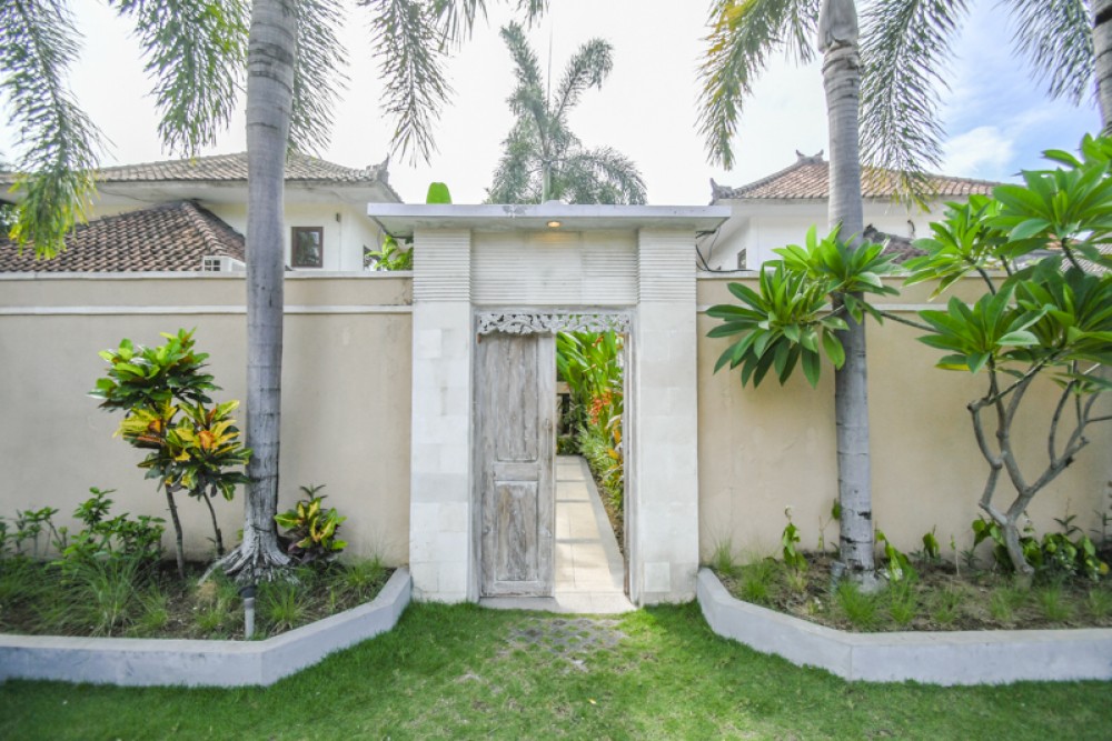 Belle villa en dessous du ROI du marché à vendre à Seminyak