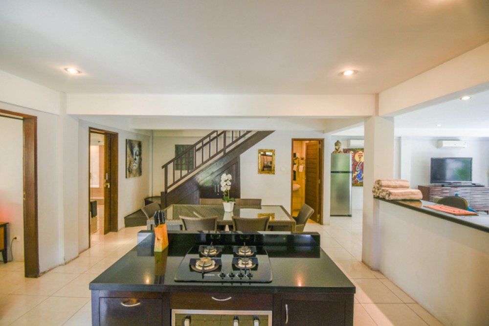Villa Cantik Di Bawah Pasar, ROI Dijual di Seminyak