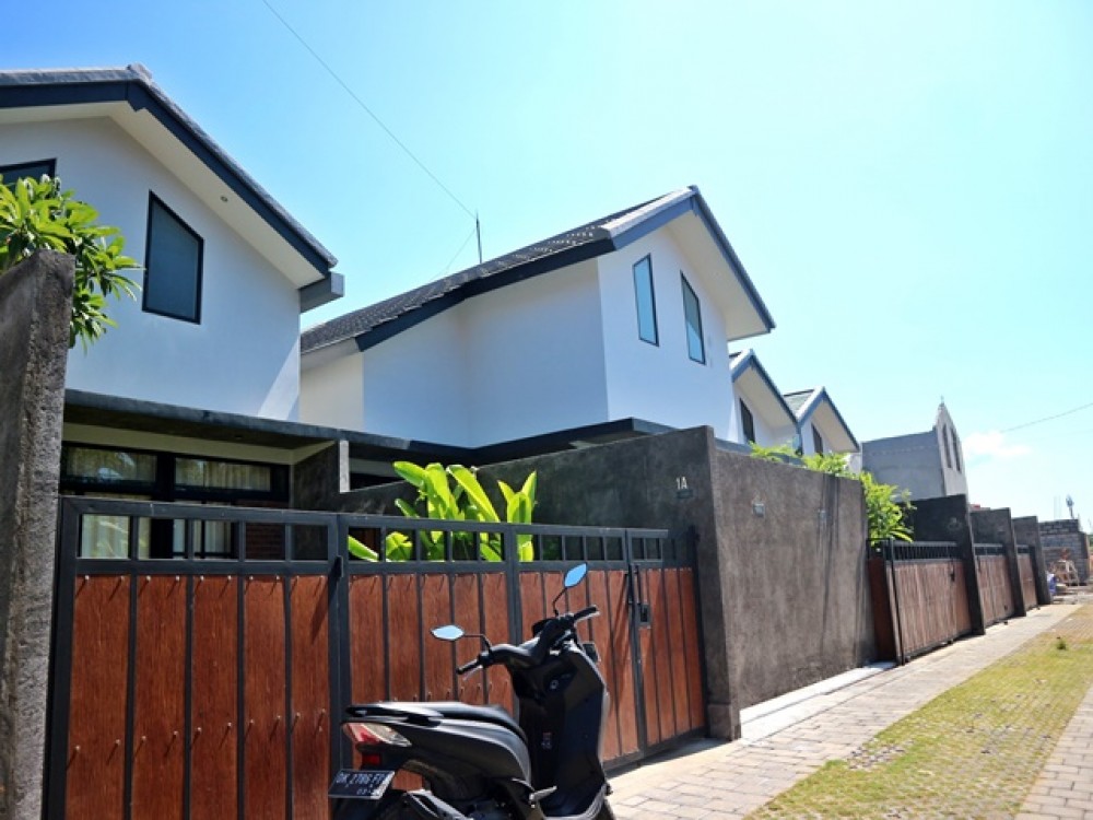 Luxurious Five Bedrooms Freehold Villa for Sale in Canggu