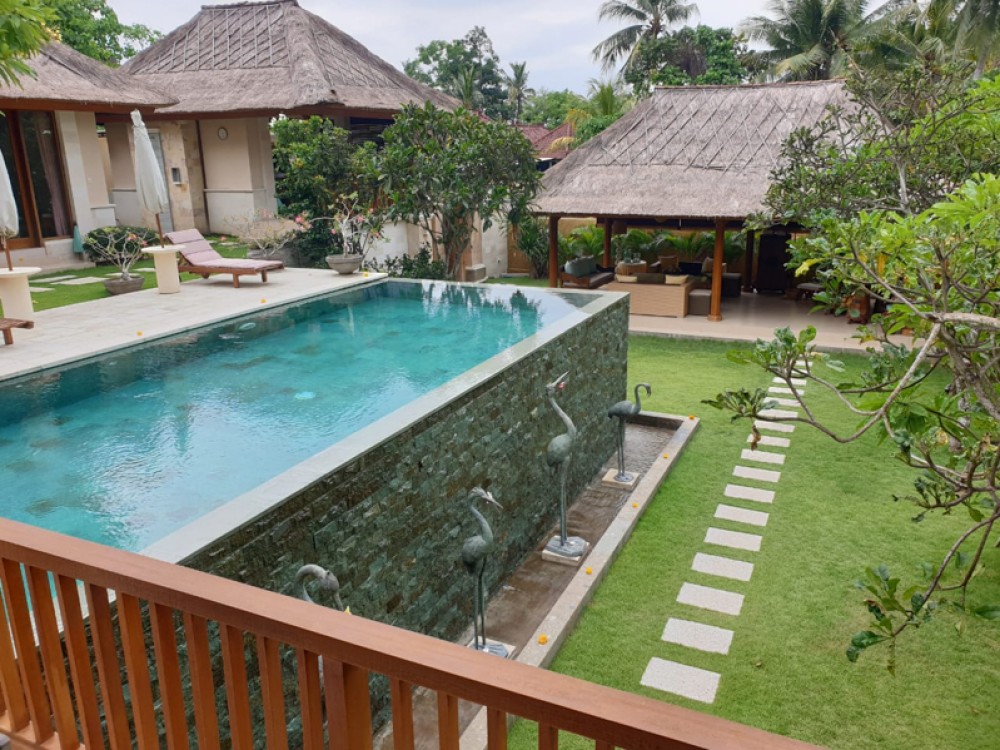 Belle villa d'investissement de trois chambres à vendre à Karangasem