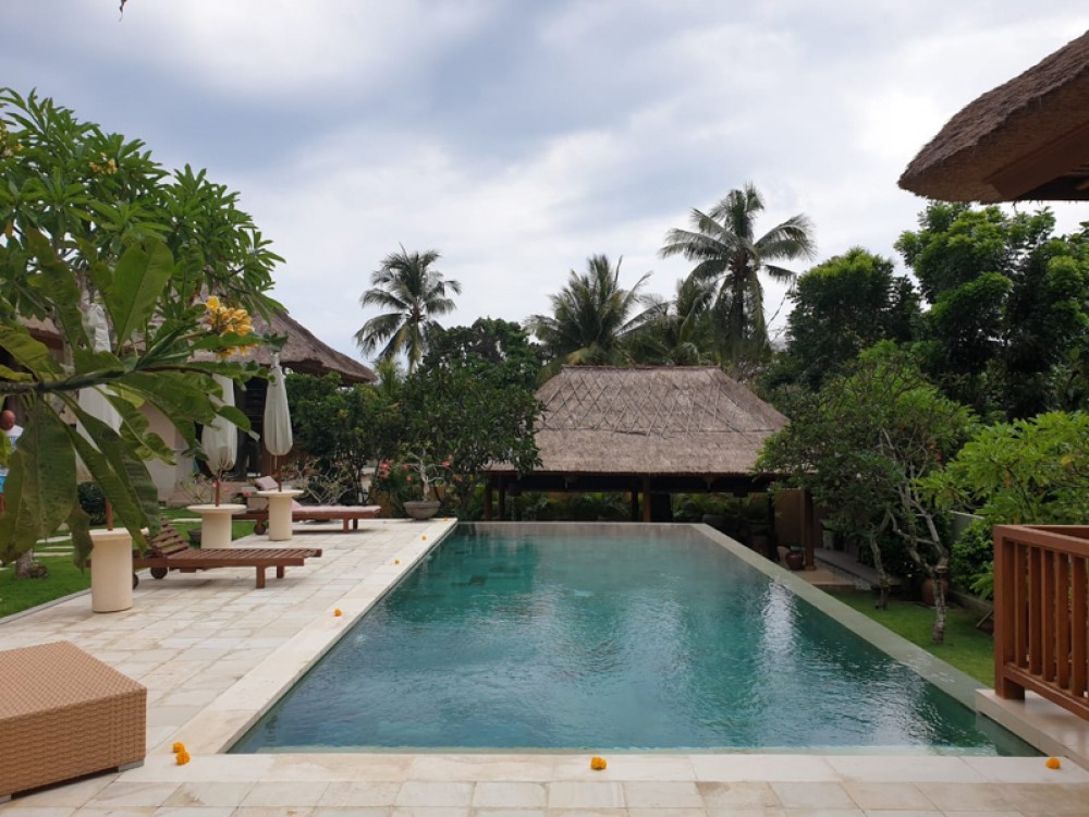 Belle villa d'investissement de trois chambres à vendre à Karangasem