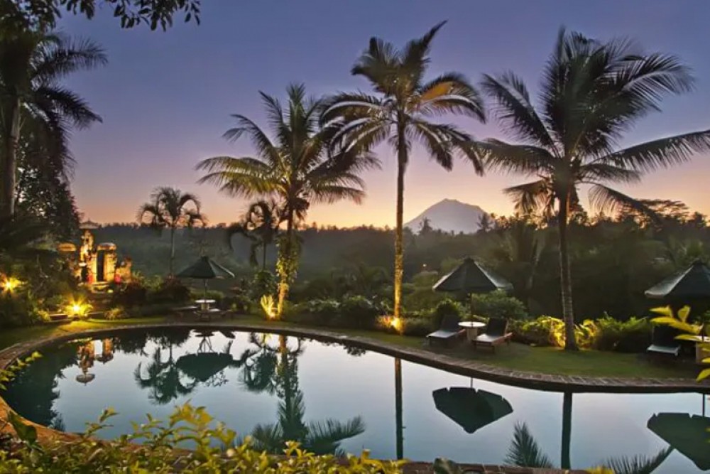 Resort Hotel Bintang Tiga Dijual di Ubud