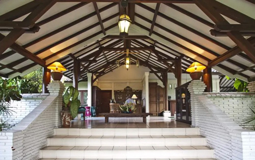 Resort Hotel Bintang Tiga Dijual di Ubud