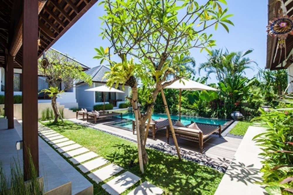 Stunning 9 Bedroom Leasehold Villa for Sale in Canggu