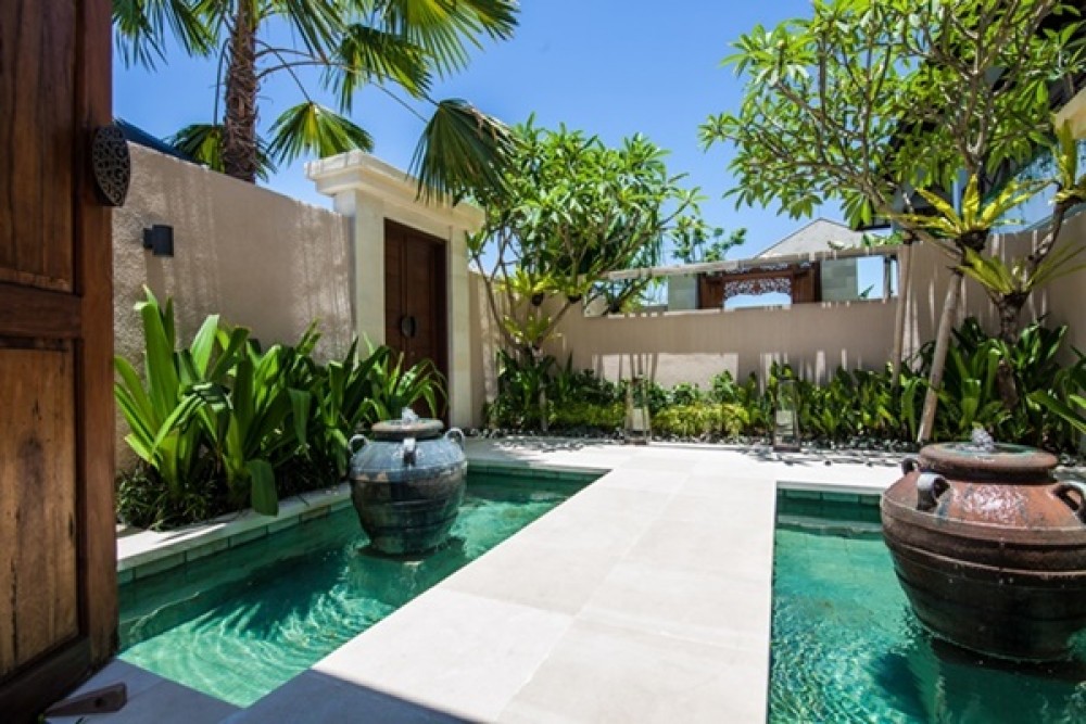 Stunning 9 Bedroom Leasehold Villa for Sale in Canggu