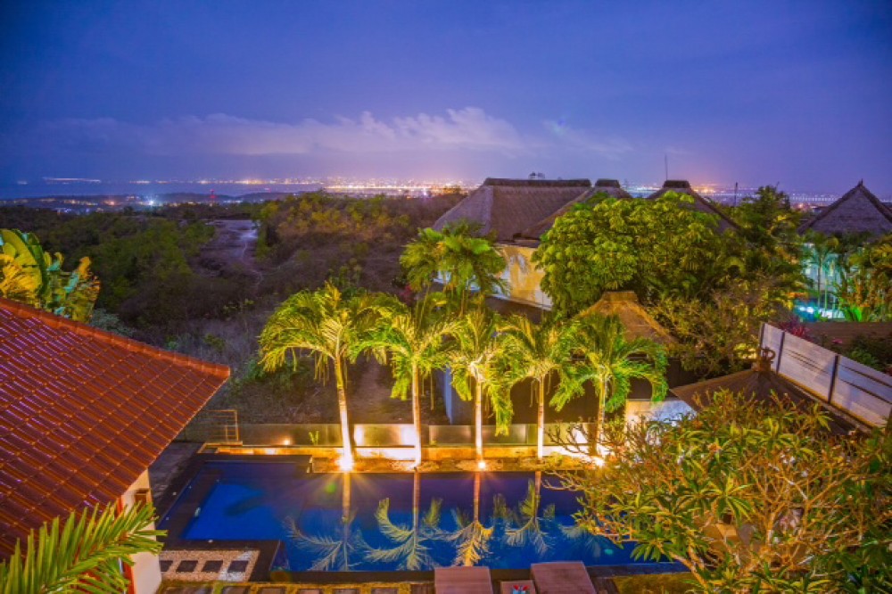 Amazing Villa With Ocean View for Sale in Balangan
