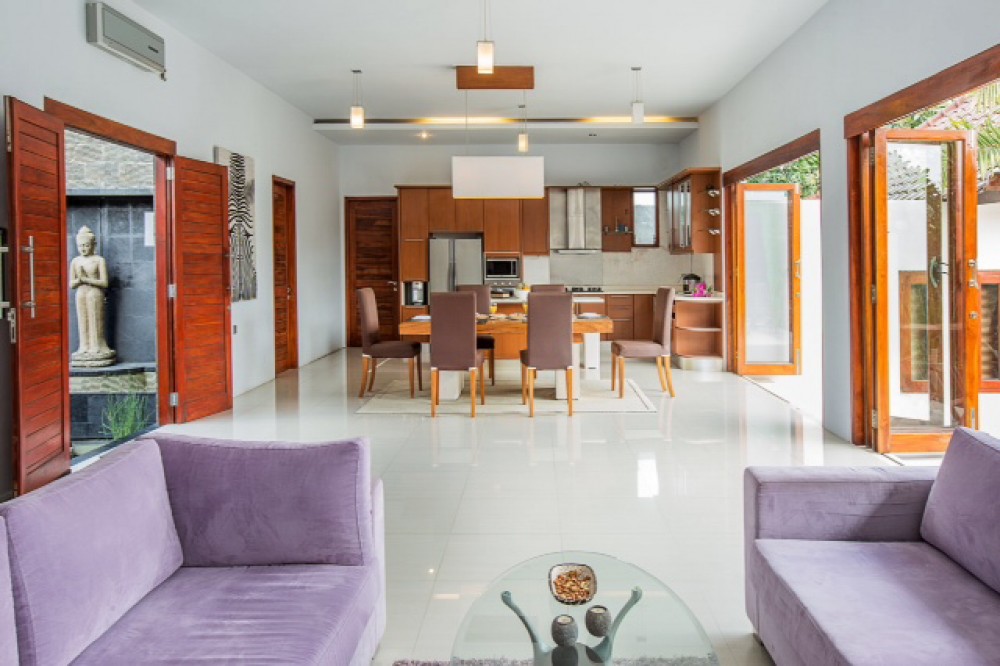 Amazing Villa With Ocean View for Sale in Balangan