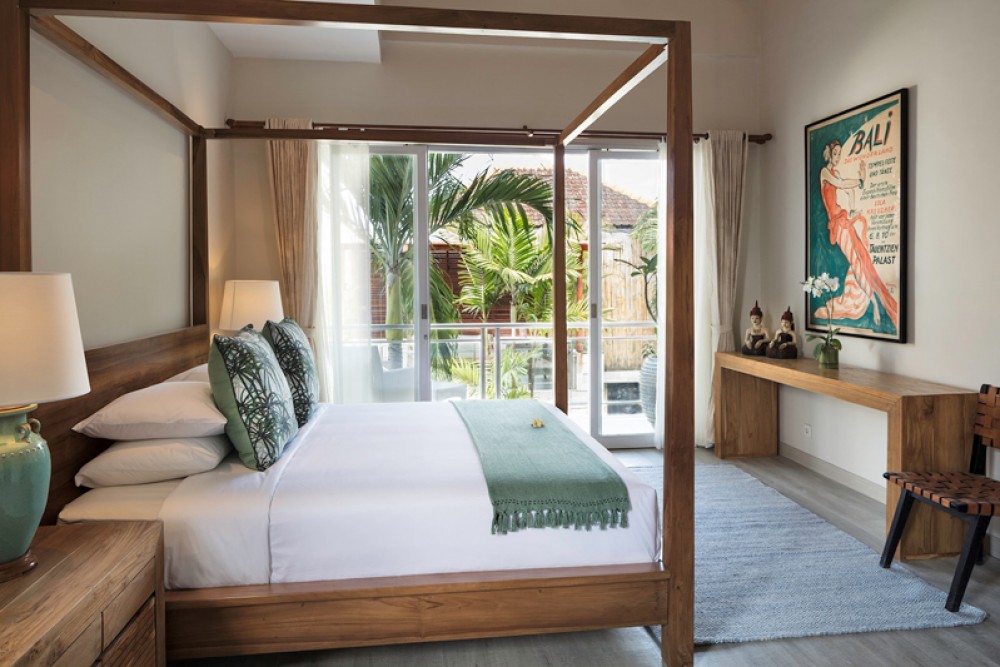 Fantastique villa moderne de trois chambres à vendre à Seminyak