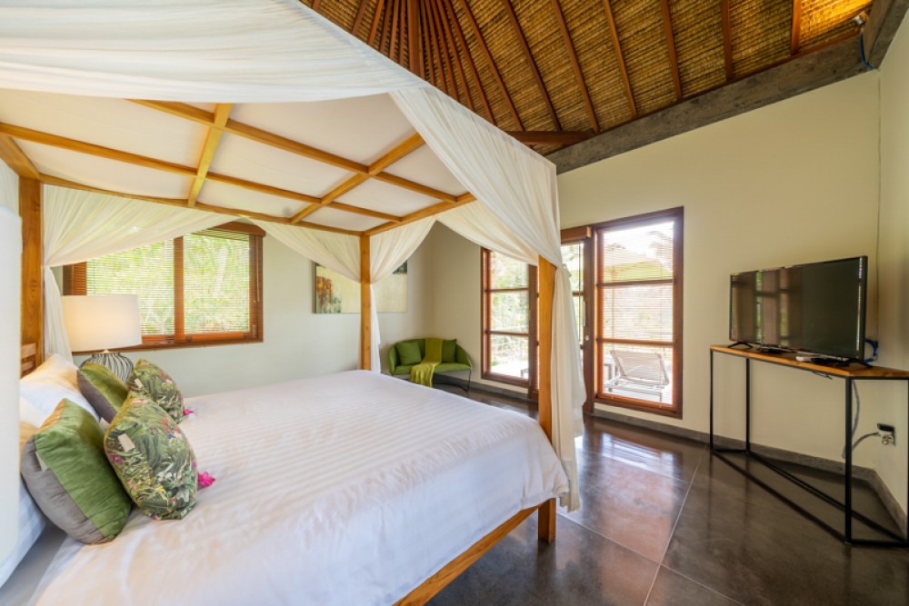 Villa Pribadi Santai yang Menakjubkan dengan Pemandangan Hutan Dijual di Ubud