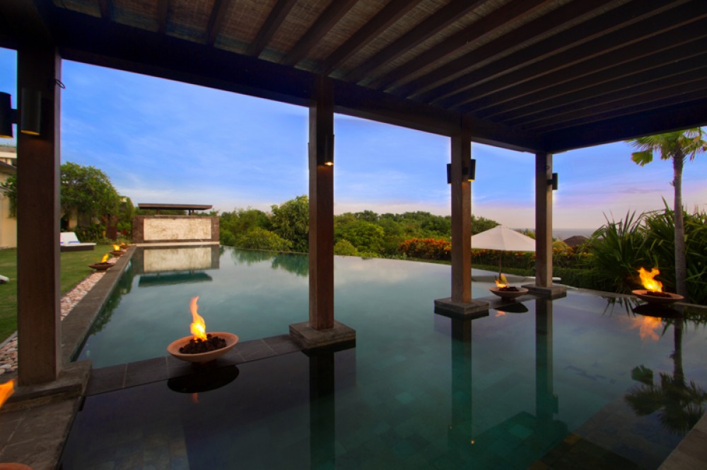 Luxurious Villa with Amazing View for Sale in Bukit