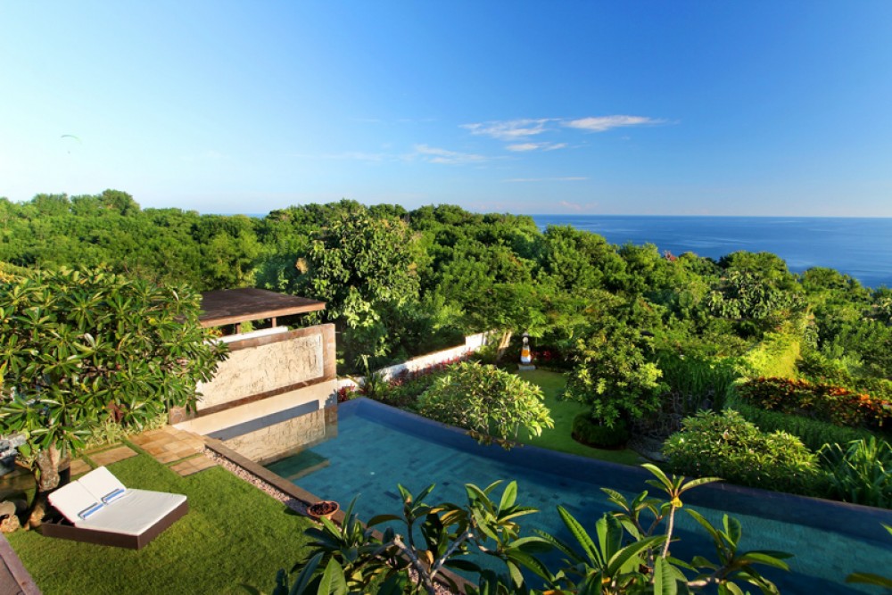 Luxurious Villa with Amazing View for Sale in Bukit