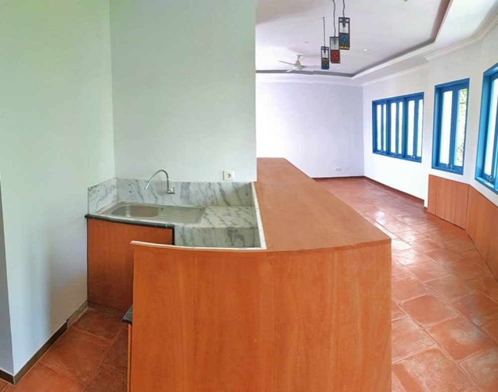 8 kamar BRAND NEW VILLA di Tumbak Bayuh DIJUAL