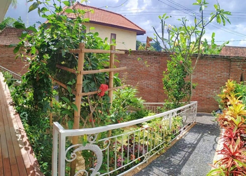 Villa neuve de 8 chambres à Tumbak Bayuh À VENDRE