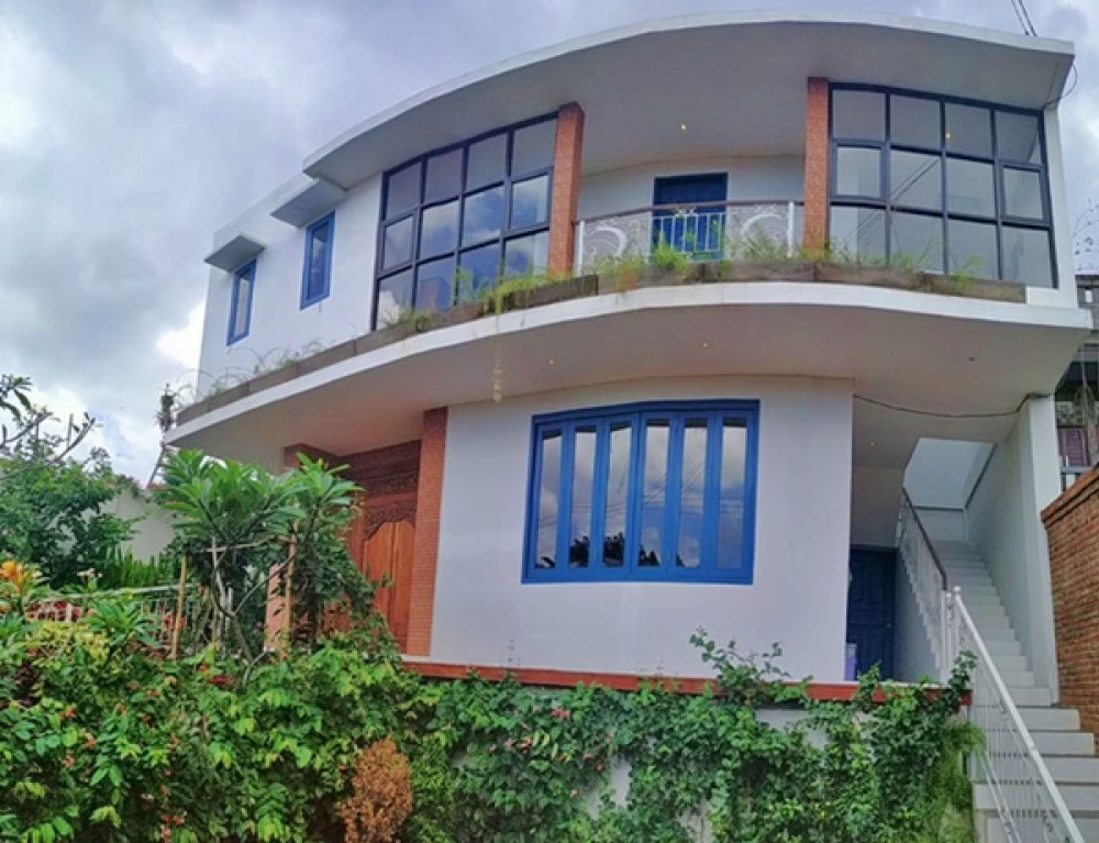 8 kamar BRAND NEW VILLA di Tumbak Bayuh DIJUAL