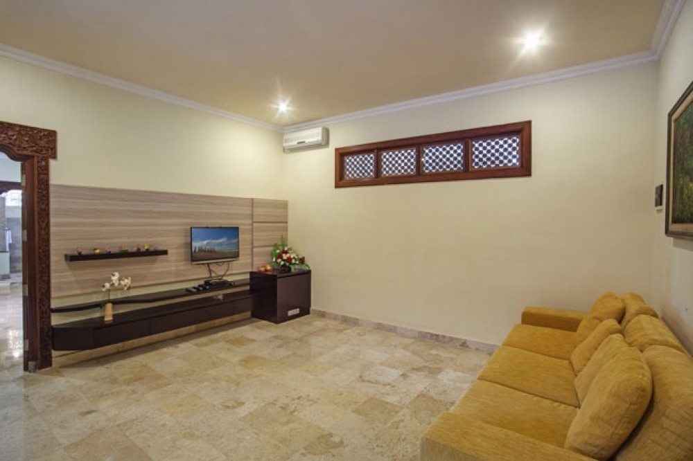 Gorgeous 4 Bedroom in Babakan for Sale