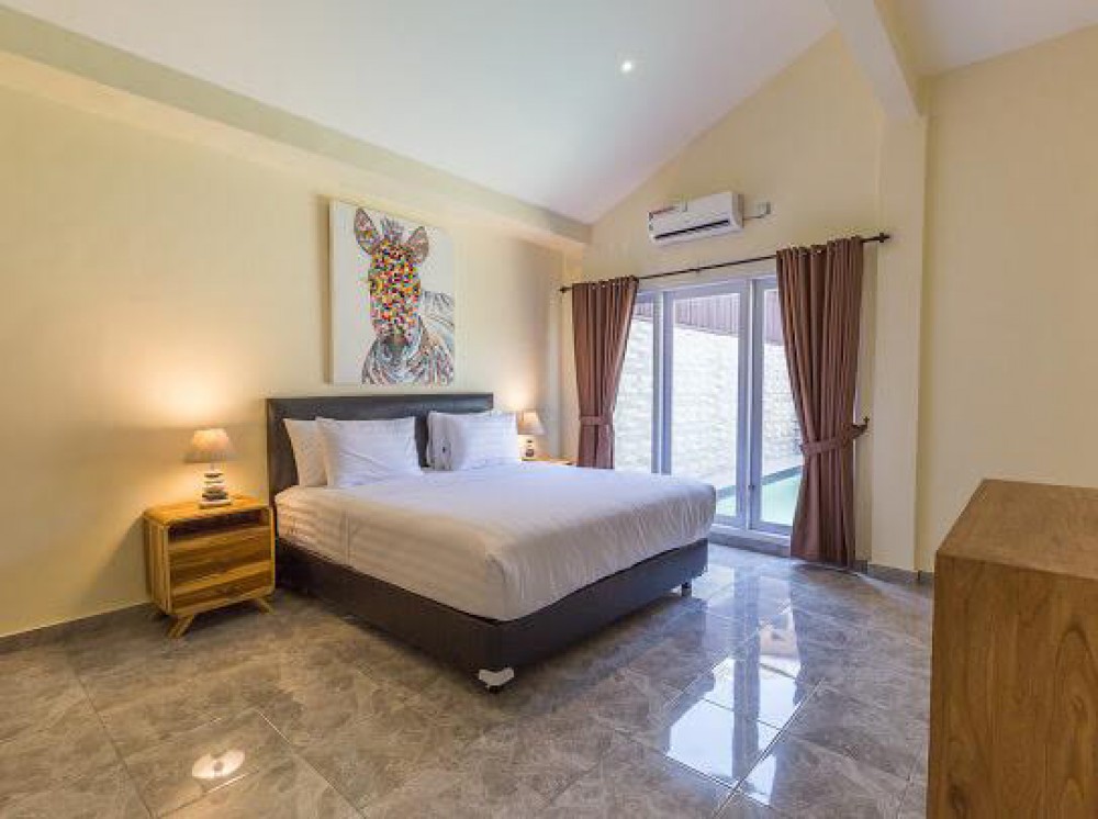 Villa Tiga Kamar Tidur Modern Dijual di Lokasi Terbaik Seminyak