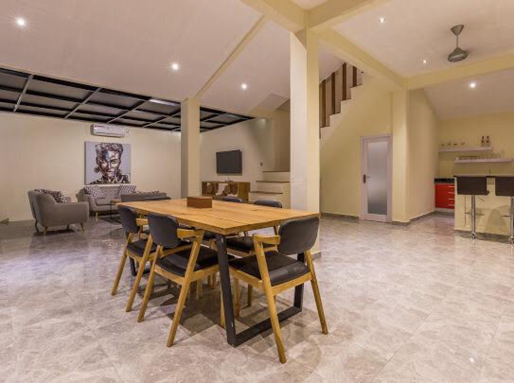 Villa moderne de trois chambres à vendre dans le meilleur emplacement de Seminyak