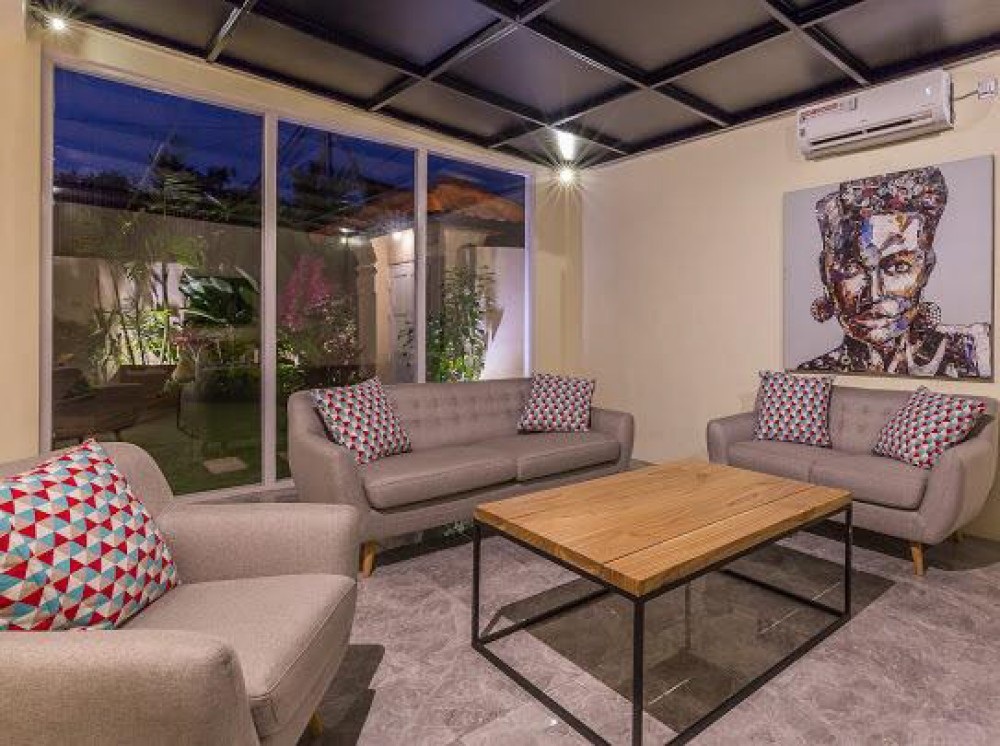 Villa moderne de trois chambres à vendre dans le meilleur emplacement de Seminyak