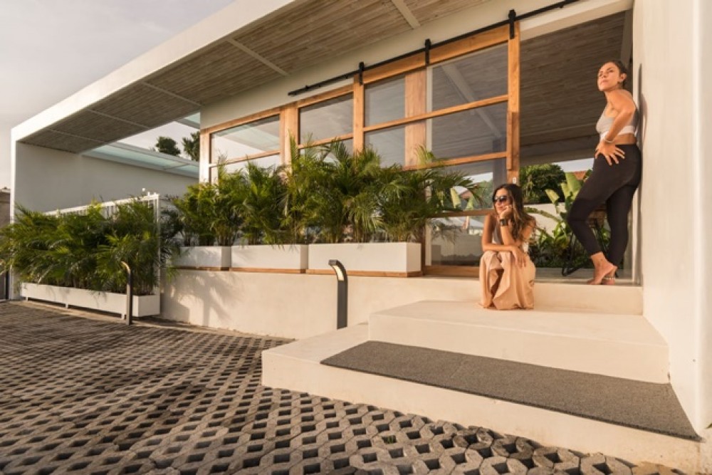 Freshly Built Tropical Leasehold Villa in Umalas for Sale