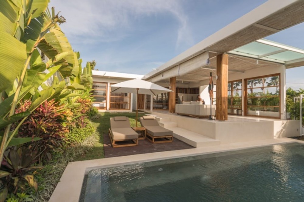 Villa tropicale fraîchement construite à vendre à Umalas