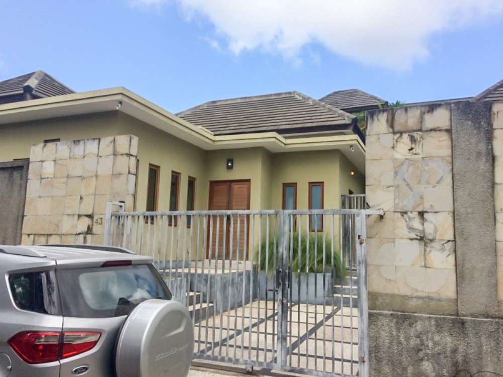 Two Bedrooms Villa inside Complex for Sale in Pecatu