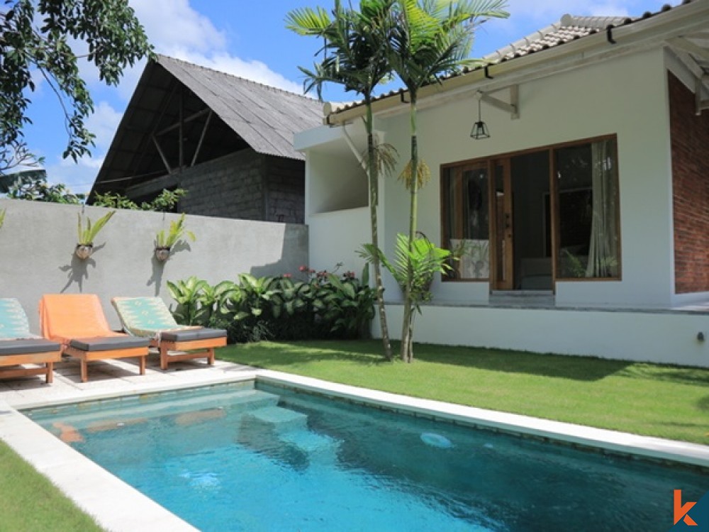 Villa paisible et aérée de 3 chambres avec vue sur la rivière et la jungle à Canggu à vendre à bail