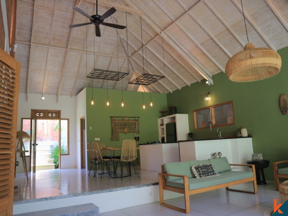 Villa paisible et aérée de 3 chambres avec vue sur la rivière et la jungle à Canggu à vendre à bail