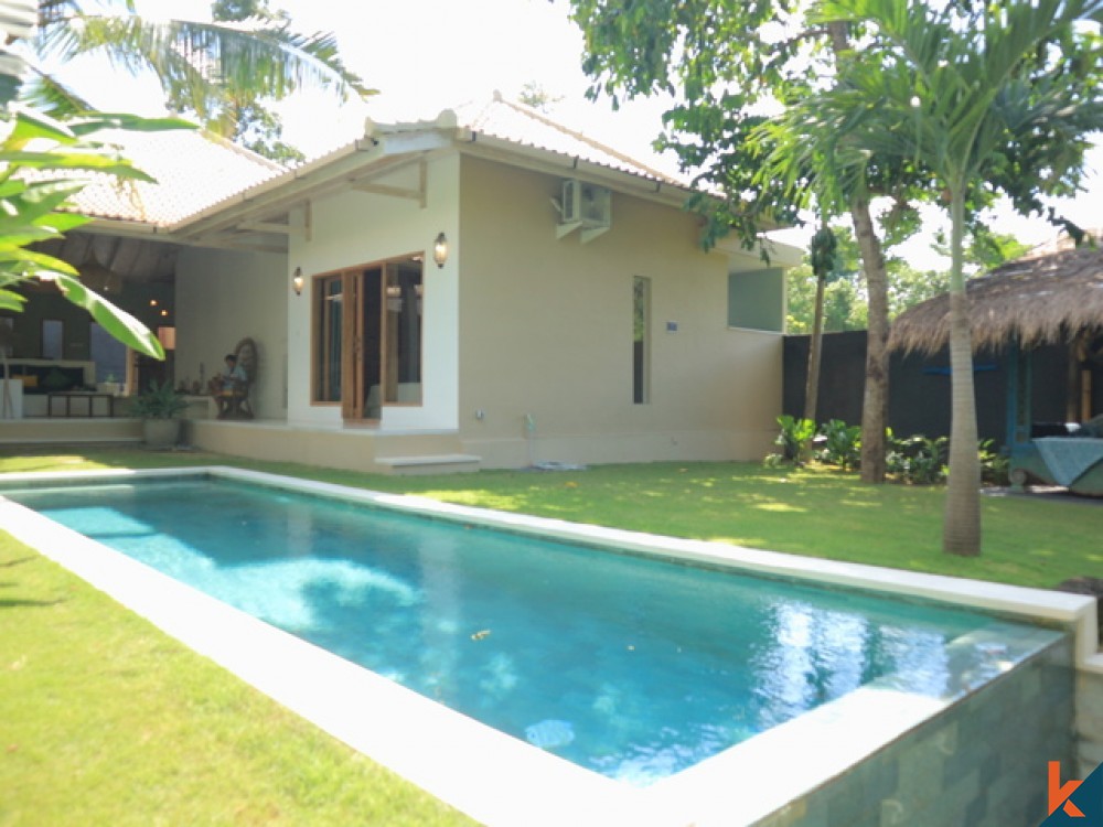 Villa tranquille de 2 chambres avec vue sur la rivière surélevée à Canggu à vendre à bail