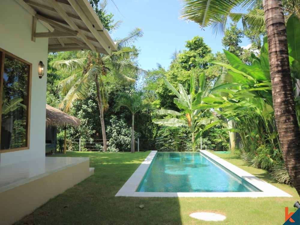 Villa tranquille de 2 chambres avec vue sur la rivière surélevée à Canggu à vendre à bail