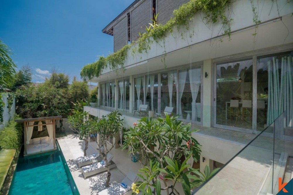 Villa Menakjubkan Dengan Pemandangan Laut Dijual di Berawa