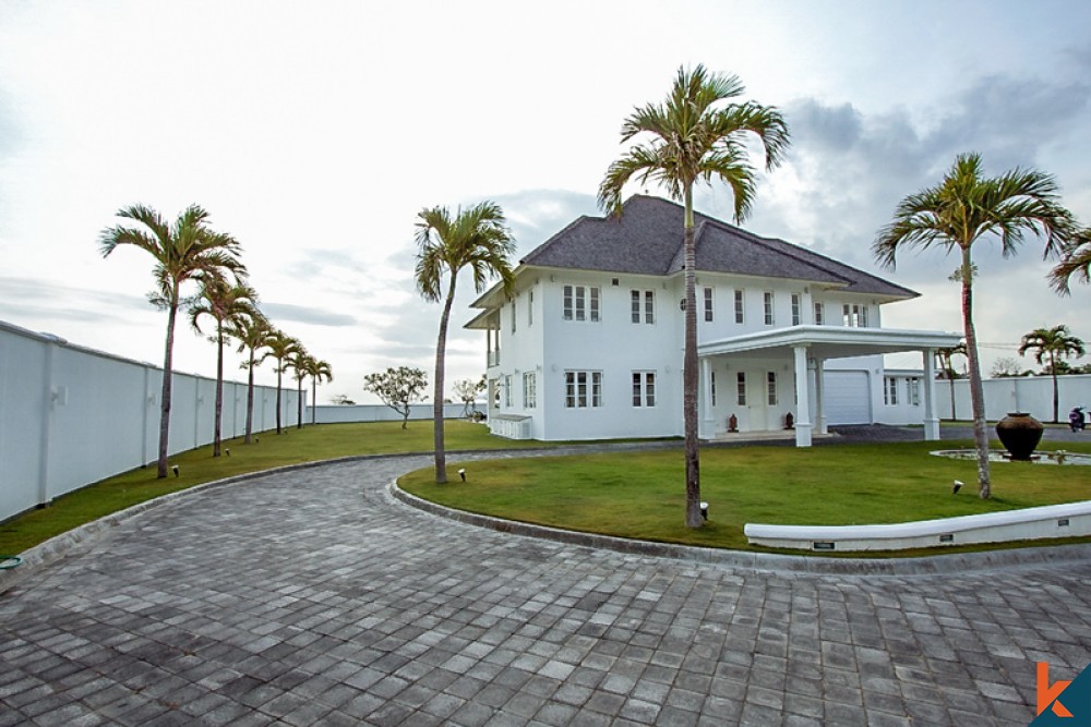 Incroyable spacieuse villa coloniale à vendre à Canggu