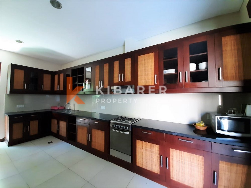 Three Bedroom Villa close to the beach in Seseh