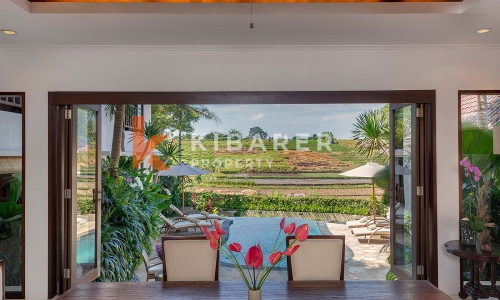 Luxury Three Bedroom Villa With Spacious Rice Field View In Canggu