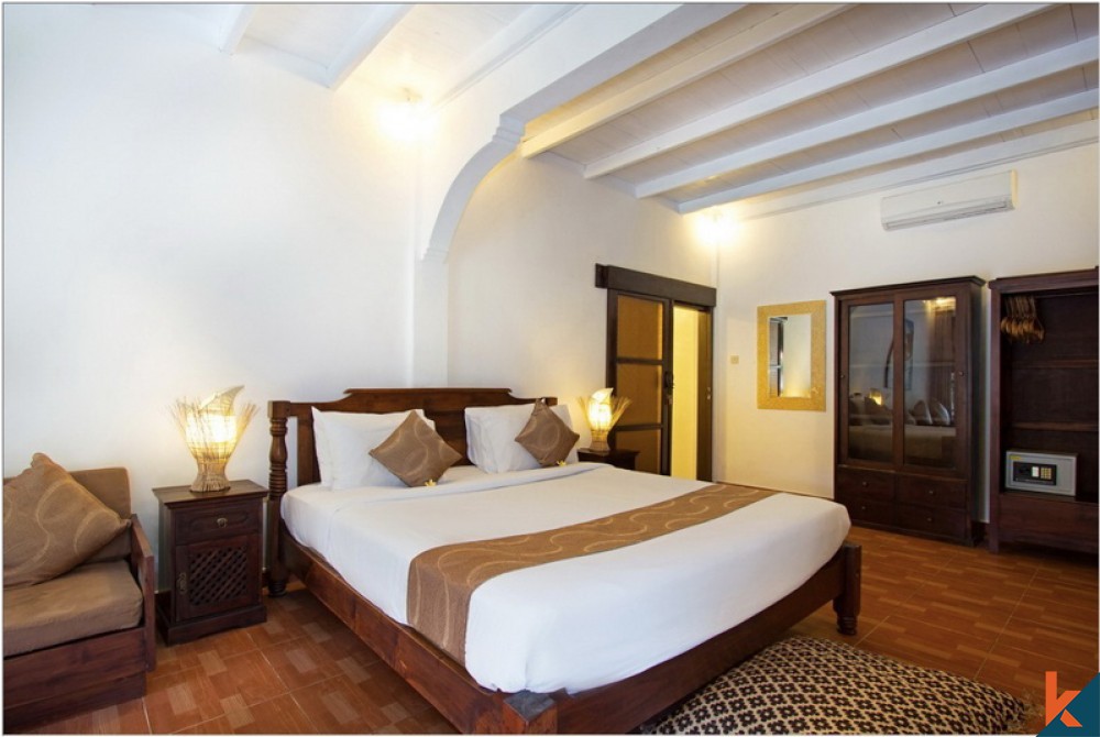 Menakjubkan Tradisional 6 Kamar Tidur Freehold Villa Complex Dijual di Seminyak