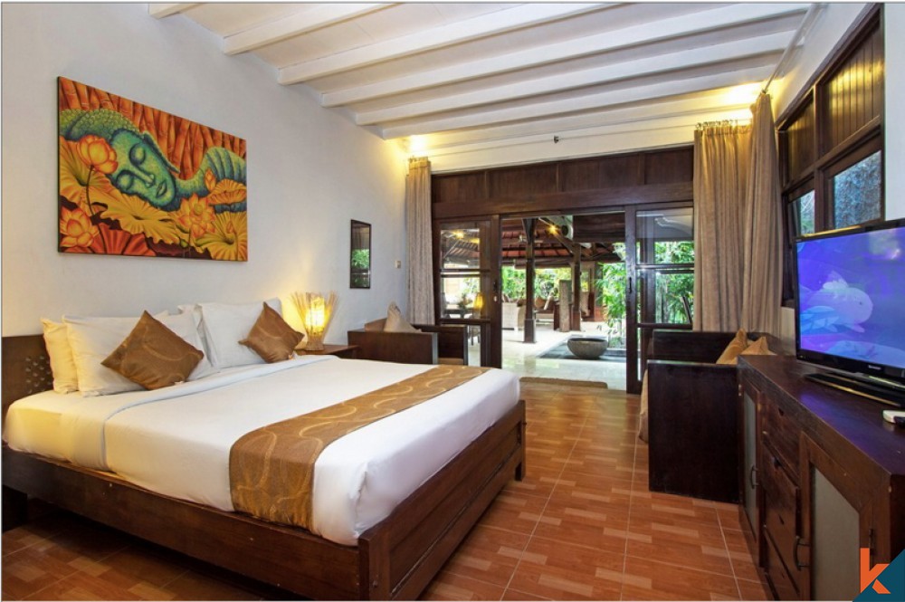 Menakjubkan Tradisional 6 Kamar Tidur Freehold Villa Complex Dijual di Seminyak