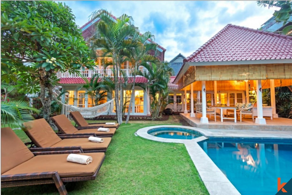 Incroyable villa de trois chambres à vendre à Seminyak