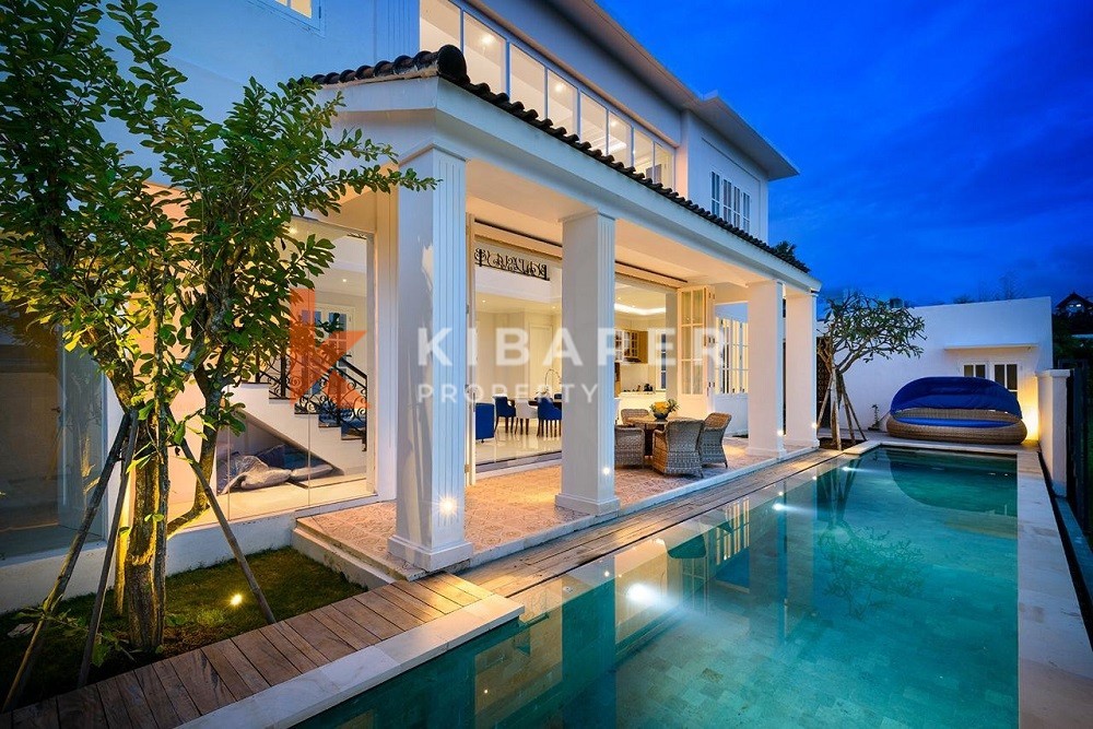 Luxury Four Bedroom Villa in the middle rice field of Berawa