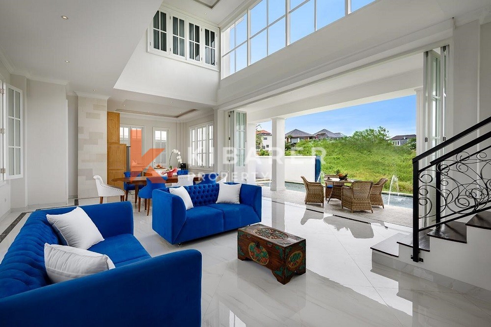 Élégante villa coloniale de quatre chambres au cœur de Berawa