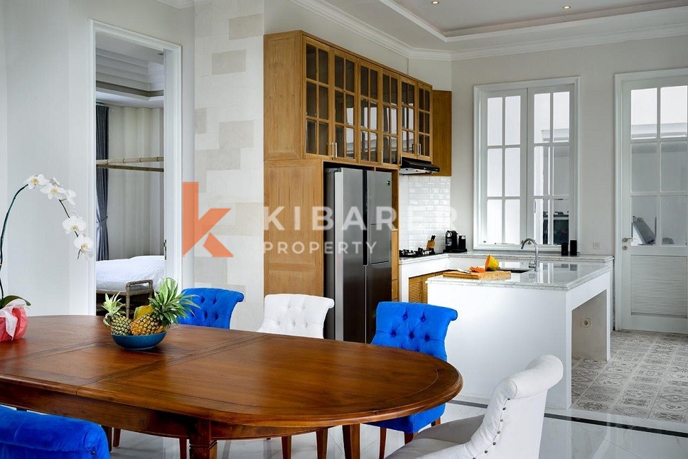 Élégante villa coloniale de quatre chambres au cœur de Berawa