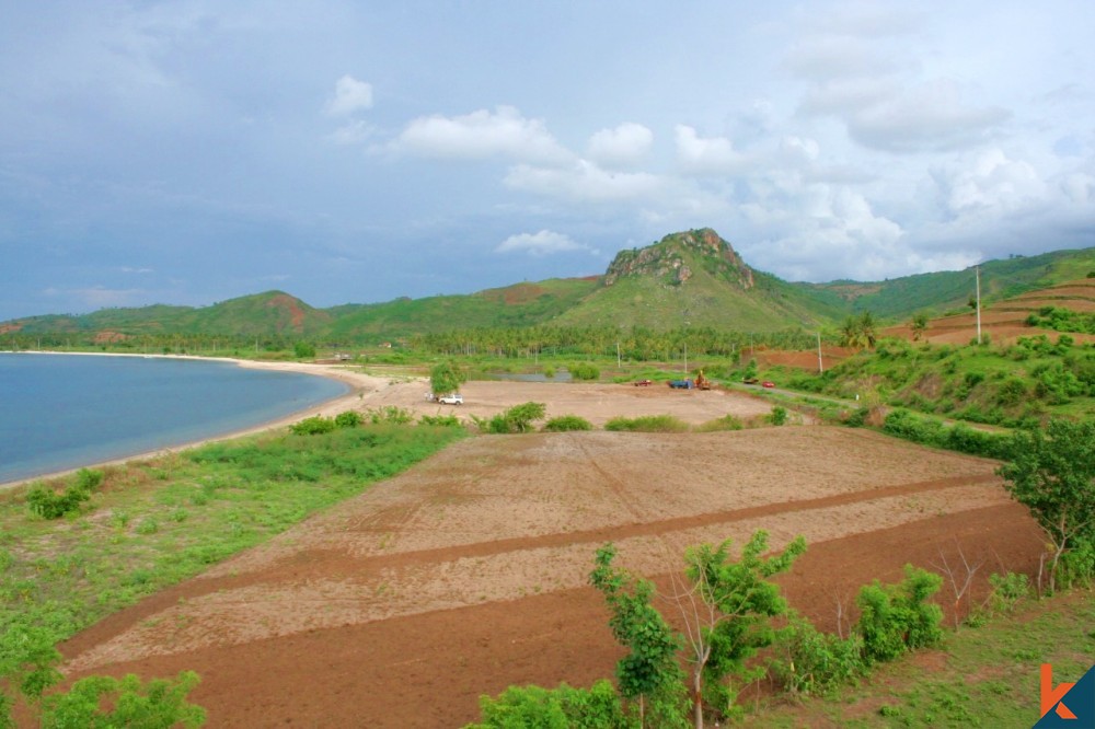 Kavling Tepi Pantai Langka di Lombok Dijual dengan Harga Bagus